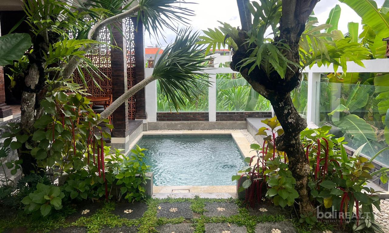 Exclusive Yearly Rental Opportunity: Two-Bedroom Balinese Tropical Villa in Prime Canggu Locale with Breathtaking Sunset Views – 2484 — photo 3